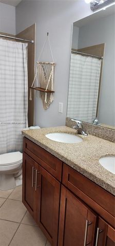 11811 SW 228th Ln, Miami, FL 33170