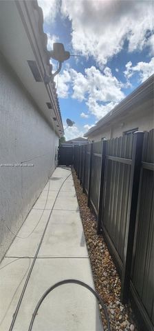 11811 SW 228th Ln, Miami, FL 33170