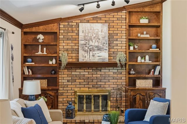 2108 Olde Winery Road, Oakville, MO 63129