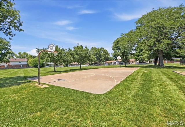 2108 Olde Winery Road, Oakville, MO 63129
