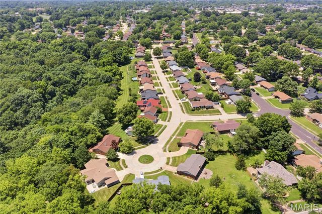 2108 Olde Winery Road, Oakville, MO 63129