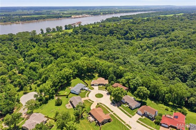 2108 Olde Winery Road, Oakville, MO 63129