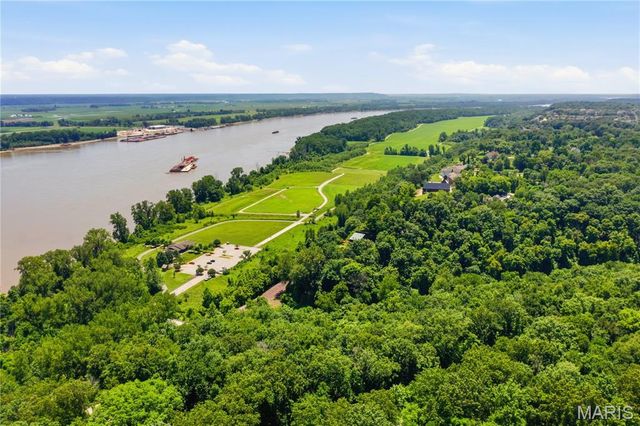 2108 Olde Winery Road, Oakville, MO 63129
