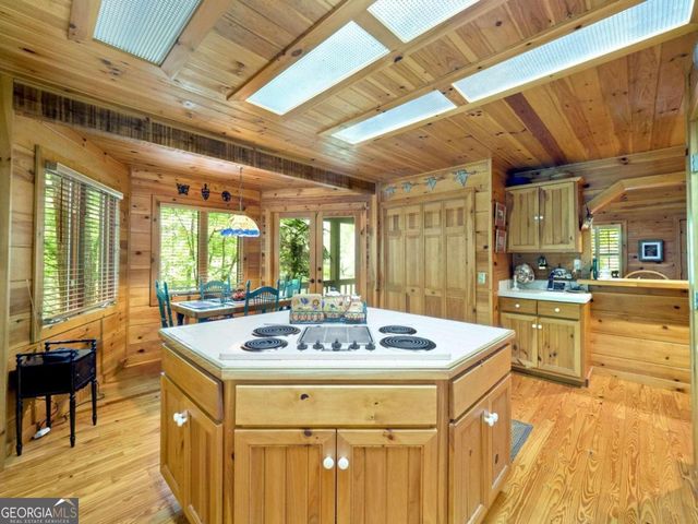 1402 Henderson Mountain Road, Jasper, GA 30143