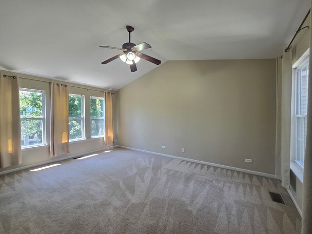 2265 W BENTLEY Lane, Round Lake, IL 60073