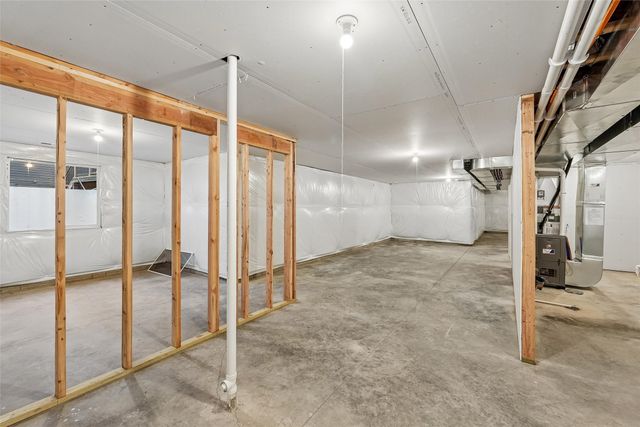 4324 Westgate Parkway, Clive, IA 50325