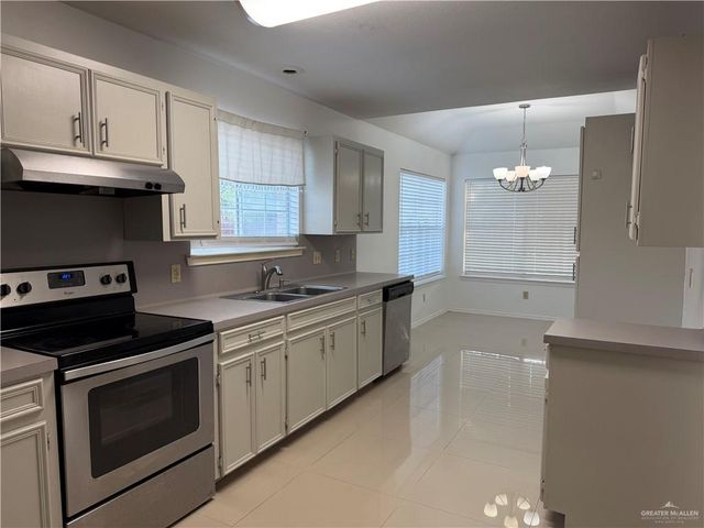 5913 N 36th Street, Mcallen, TX 78504