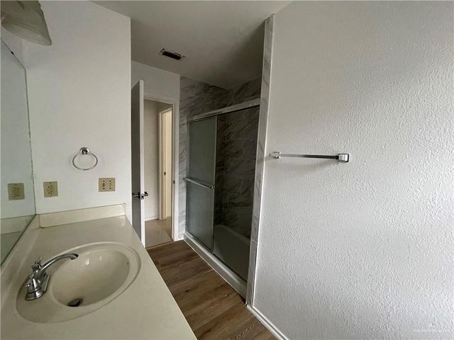 5913 N 36th Street, Mcallen, TX 78504