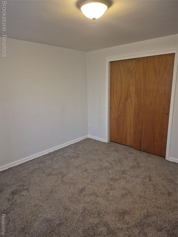 24260 Coolidge Highway, Oak Park, MI 48237