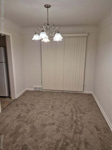 24260 Coolidge Highway, Oak Park, MI 48237