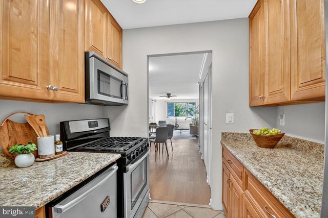 2711 ORDWAY ST NW #300, Washington, DC 20008