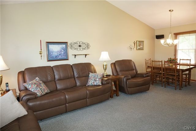 5229 Cremona, Clay, NY 13041