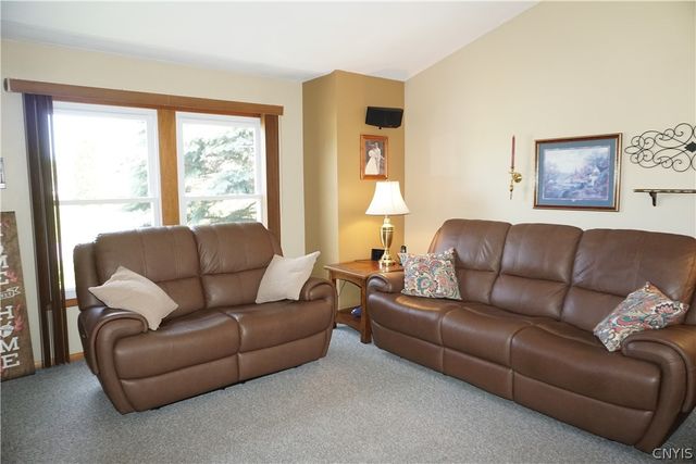 5229 Cremona, Clay, NY 13041