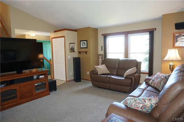 5229 Cremona, Clay, NY 13041