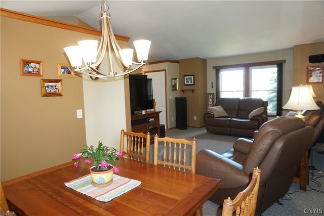 5229 Cremona, Clay, NY 13041