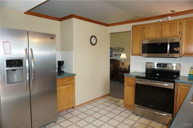 5229 Cremona, Clay, NY 13041