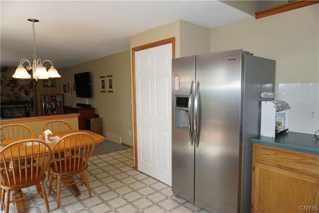 5229 Cremona, Clay, NY 13041