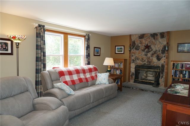 5229 Cremona, Clay, NY 13041