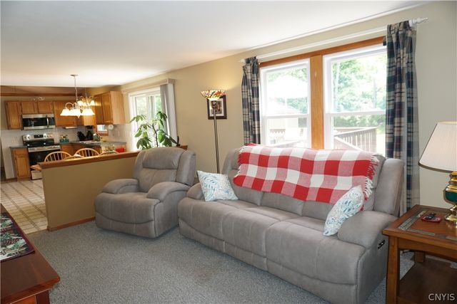 5229 Cremona, Clay, NY 13041