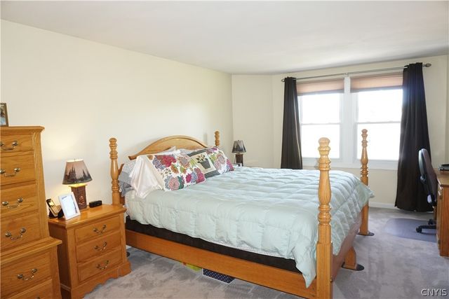 5229 Cremona, Clay, NY 13041