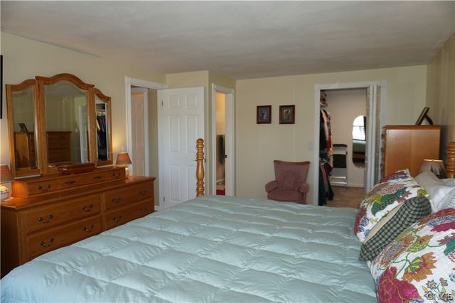 5229 Cremona, Clay, NY 13041