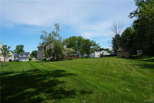 5229 Cremona, Clay, NY 13041