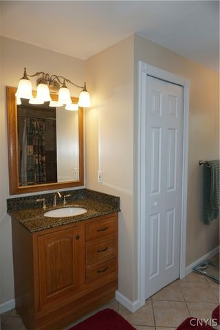 5229 Cremona, Clay, NY 13041