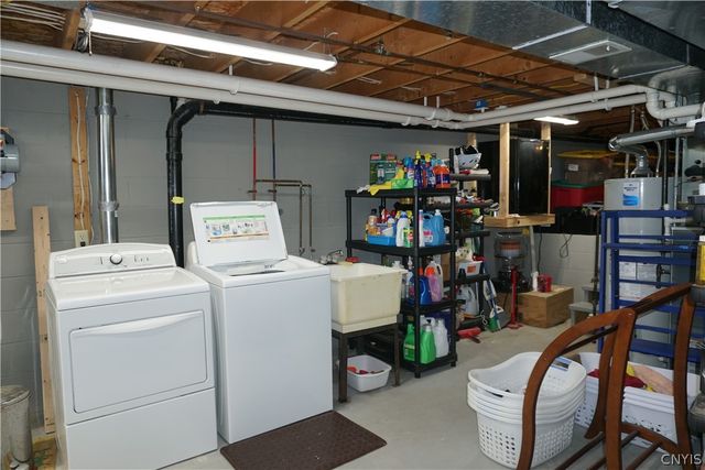 5229 Cremona, Clay, NY 13041