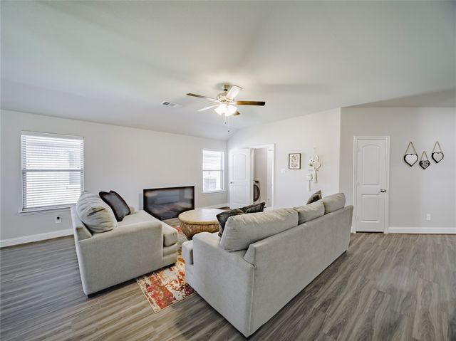 1418 Brindle Drive, Greenville, TX 75402