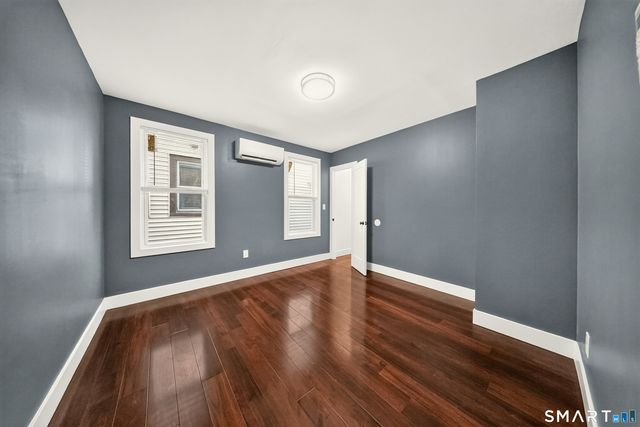 359 Park Avenue 1, Bridgeport, CT 06604