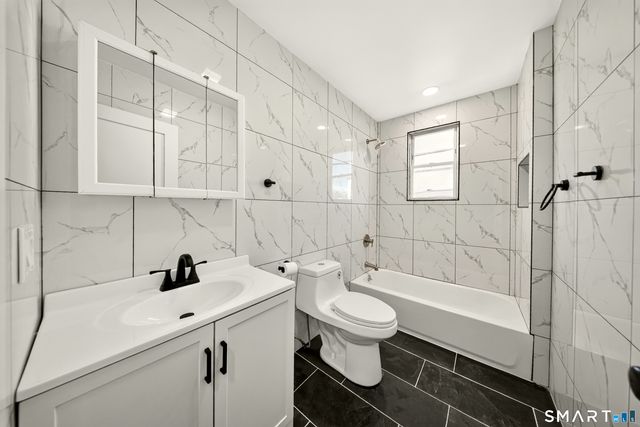 359 Park Avenue 1, Bridgeport, CT 06604