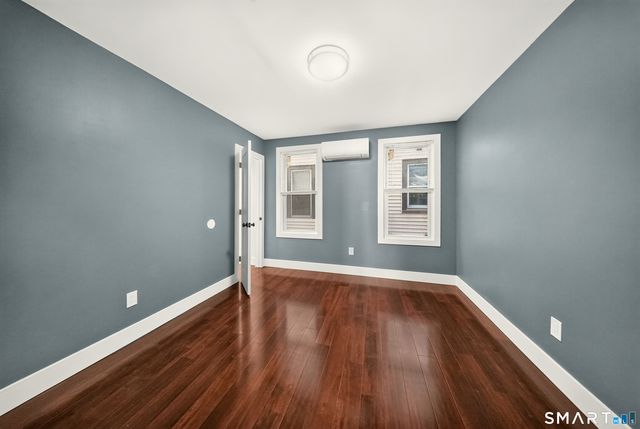 359 Park Avenue 1, Bridgeport, CT 06604