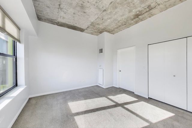 1122 W Catalpa Avenue 803, Chicago, IL 60640