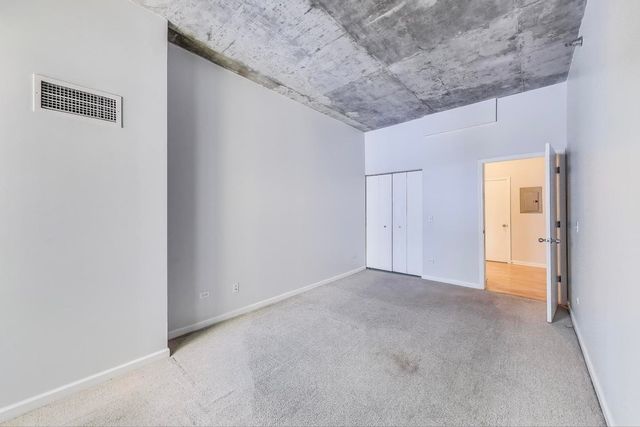 1122 W Catalpa Avenue 803, Chicago, IL 60640