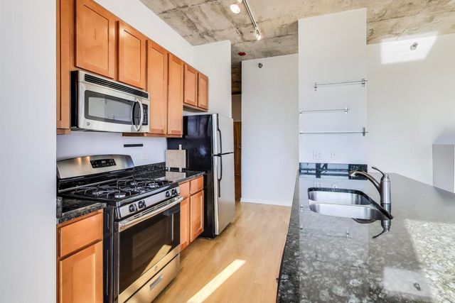 1122 W Catalpa Avenue 803, Chicago, IL 60640