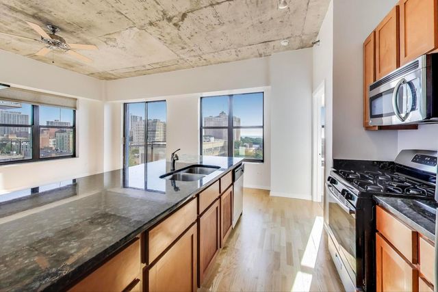 1122 W Catalpa Avenue 803, Chicago, IL 60640