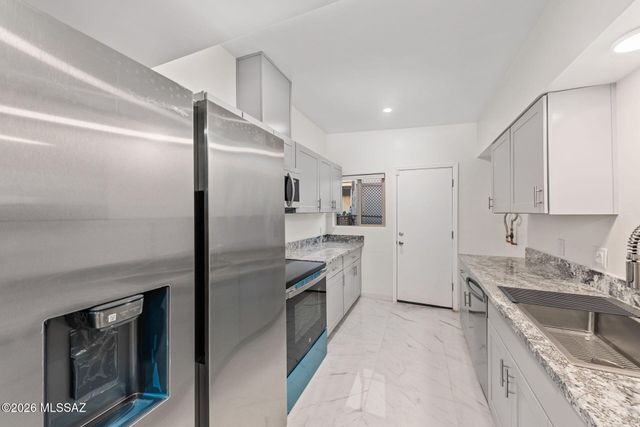 536 E Seneca Street, Tucson, AZ 85705