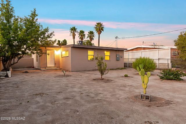 536 E Seneca Street, Tucson, AZ 85705