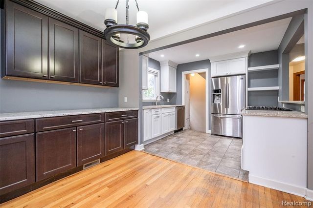 807 Vermont Avenue, Royal Oak, MI 48067