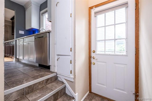 807 Vermont Avenue, Royal Oak, MI 48067