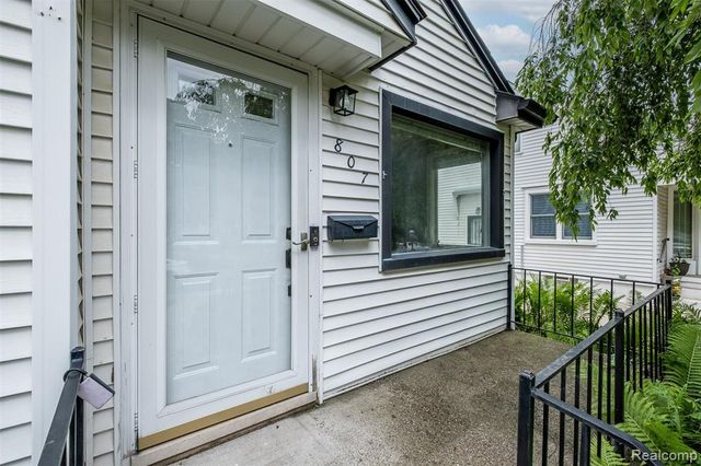 807 Vermont Avenue, Royal Oak, MI 48067