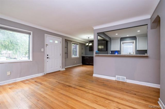 807 Vermont Avenue, Royal Oak, MI 48067