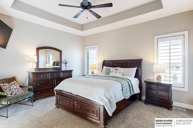 19016 Hazelnut Drive, Gretna, NE 68028