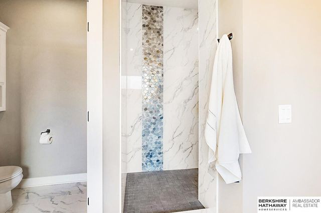 19016 Hazelnut Drive, Gretna, NE 68028