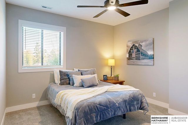 19016 Hazelnut Drive, Gretna, NE 68028