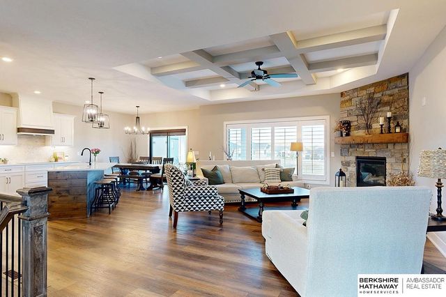 19016 Hazelnut Drive, Gretna, NE 68028