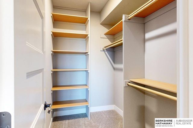 19016 Hazelnut Drive, Gretna, NE 68028