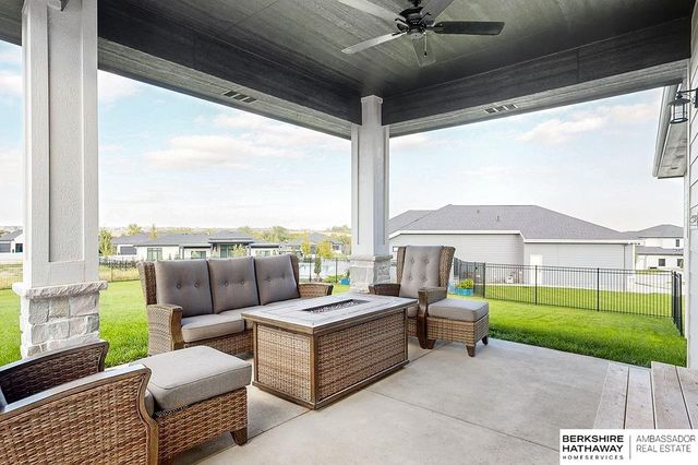 19016 Hazelnut Drive, Gretna, NE 68028