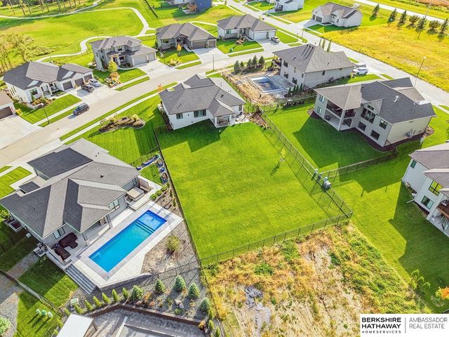 19016 Hazelnut Drive, Gretna, NE 68028