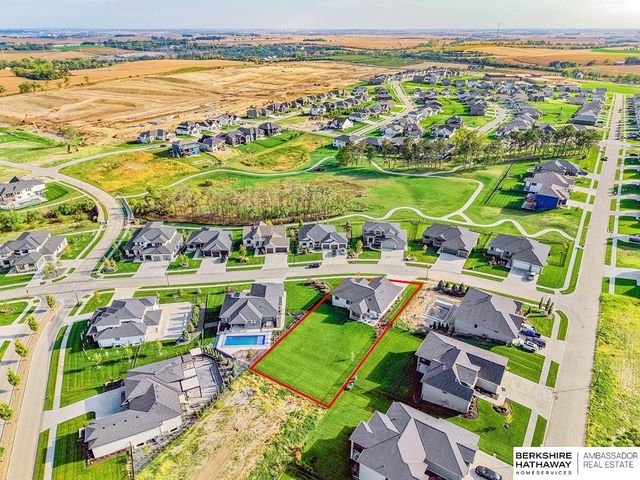 19016 Hazelnut Drive, Gretna, NE 68028